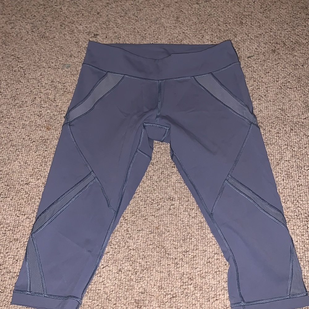 Lululemon work out capris! Hardly worn! Size 8!